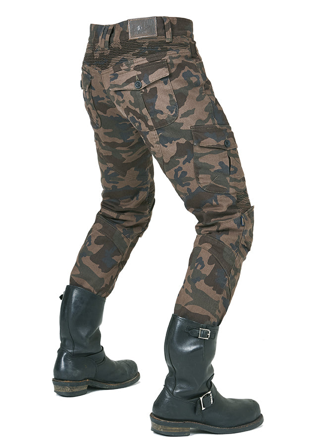 【専用】UNDERCOVER CAMOUFLAGE PANTS Supreme UNDERCOVER Studded Cargo Pant (SS23) - $448